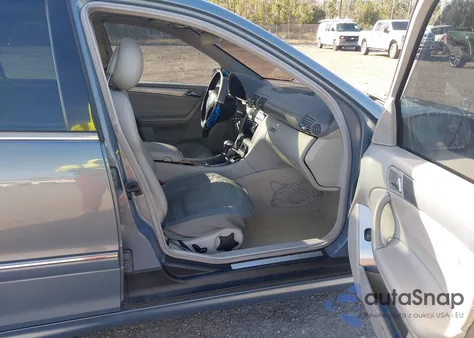 2005 Mercedes-Benz C 230 Kompressor Sport z USA, uszkodzony, nr VIN WDBRF40J95F703184